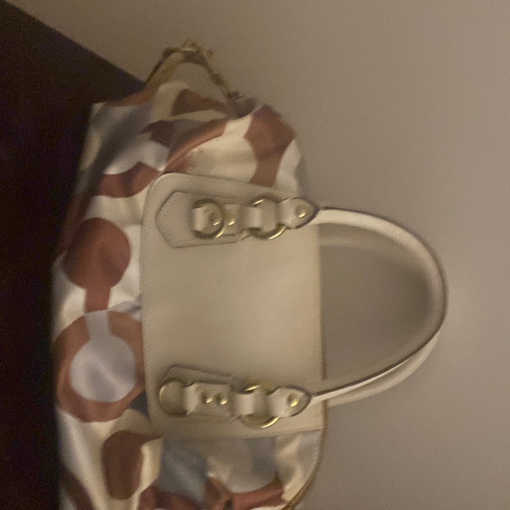 Coach Purse. Multicolor. Trendy